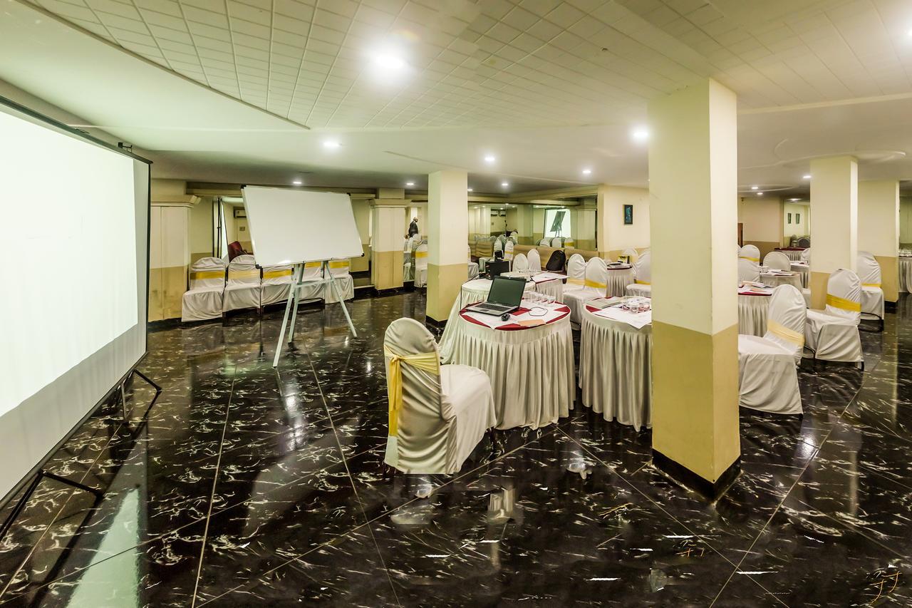 Oyo Flagship 561 Host Inn Mumbai Ngoại thất bức ảnh
