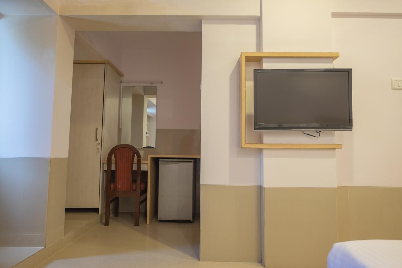 Oyo Flagship 561 Host Inn Mumbai Ngoại thất bức ảnh