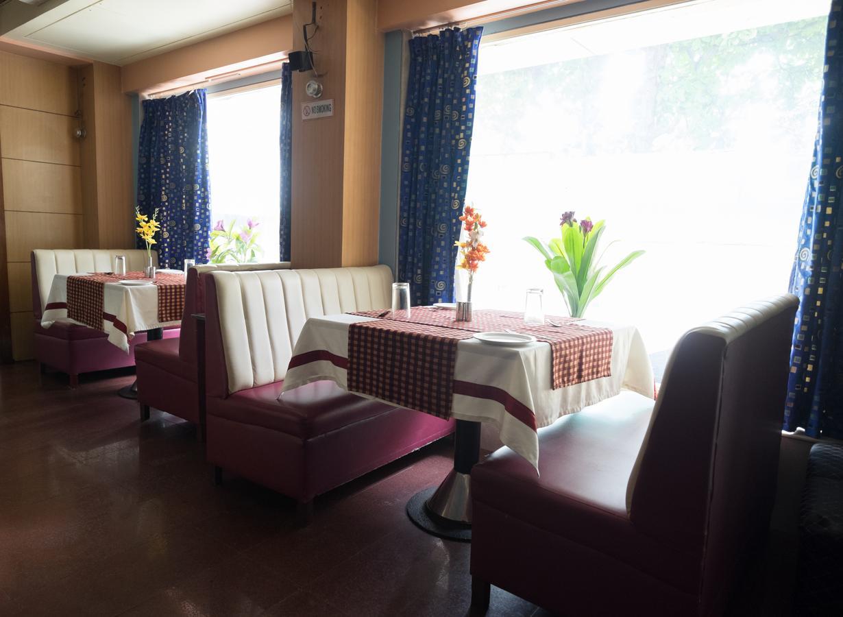 Oyo Flagship 561 Host Inn Mumbai Ngoại thất bức ảnh